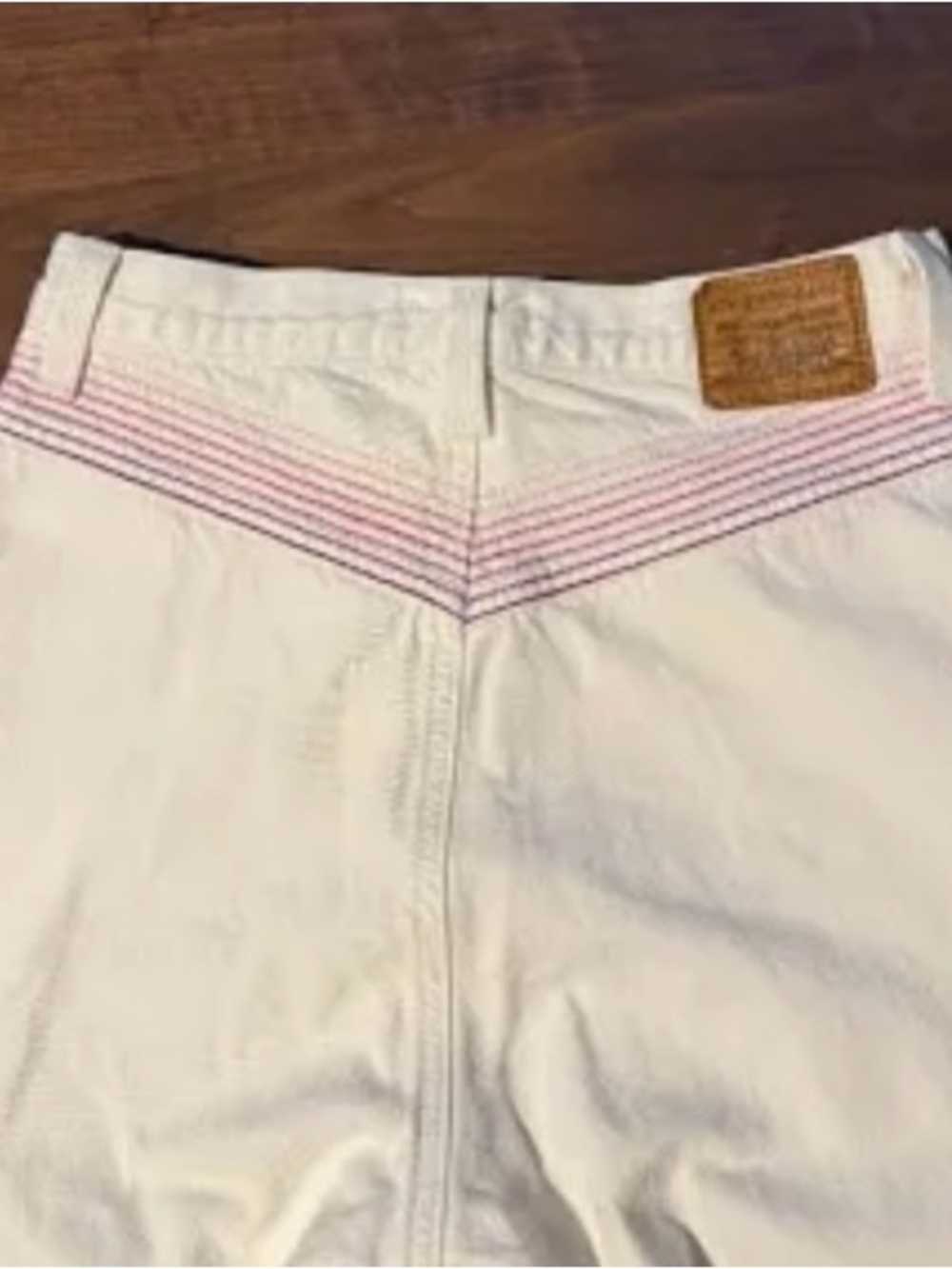 Real Levi’s Ribcage Super High Rise 70s Rear Chevron V Stitching-Button Fly - Picture 13 of 16